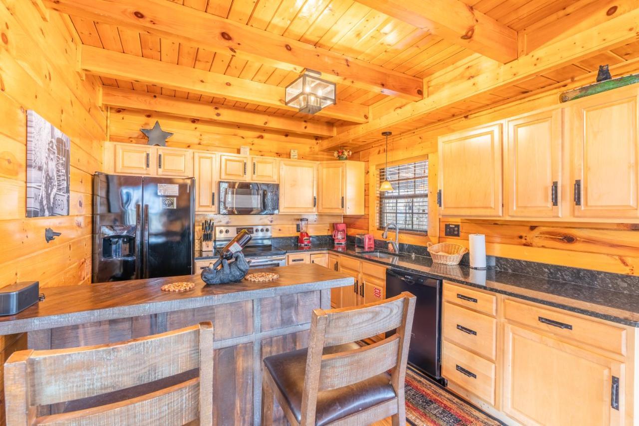 Comfort Cabin Bearway To Heaven W Private Hot Tub Pigeon Forge Extérieur photo
