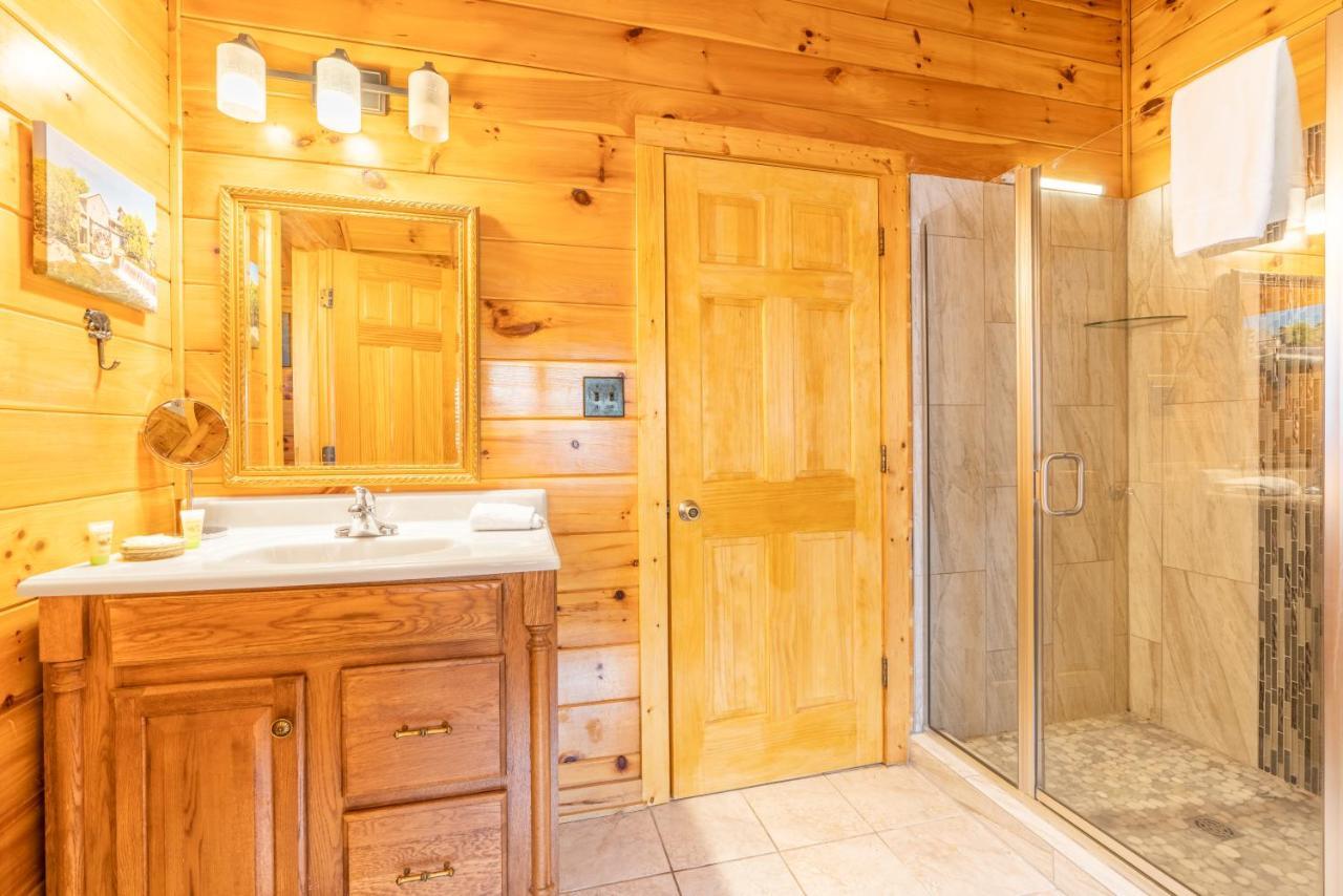 Comfort Cabin Bearway To Heaven W Private Hot Tub Pigeon Forge Extérieur photo