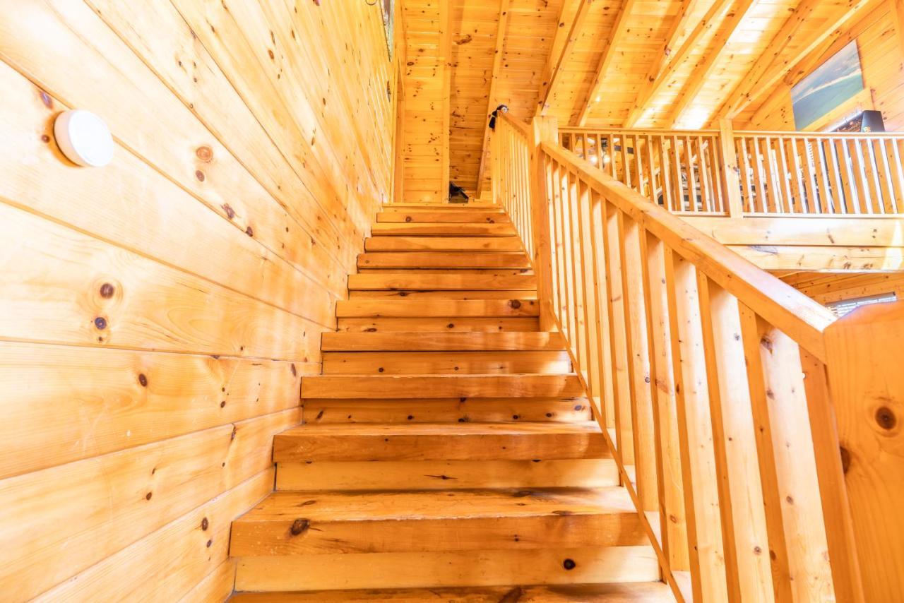 Comfort Cabin Bearway To Heaven W Private Hot Tub Pigeon Forge Extérieur photo
