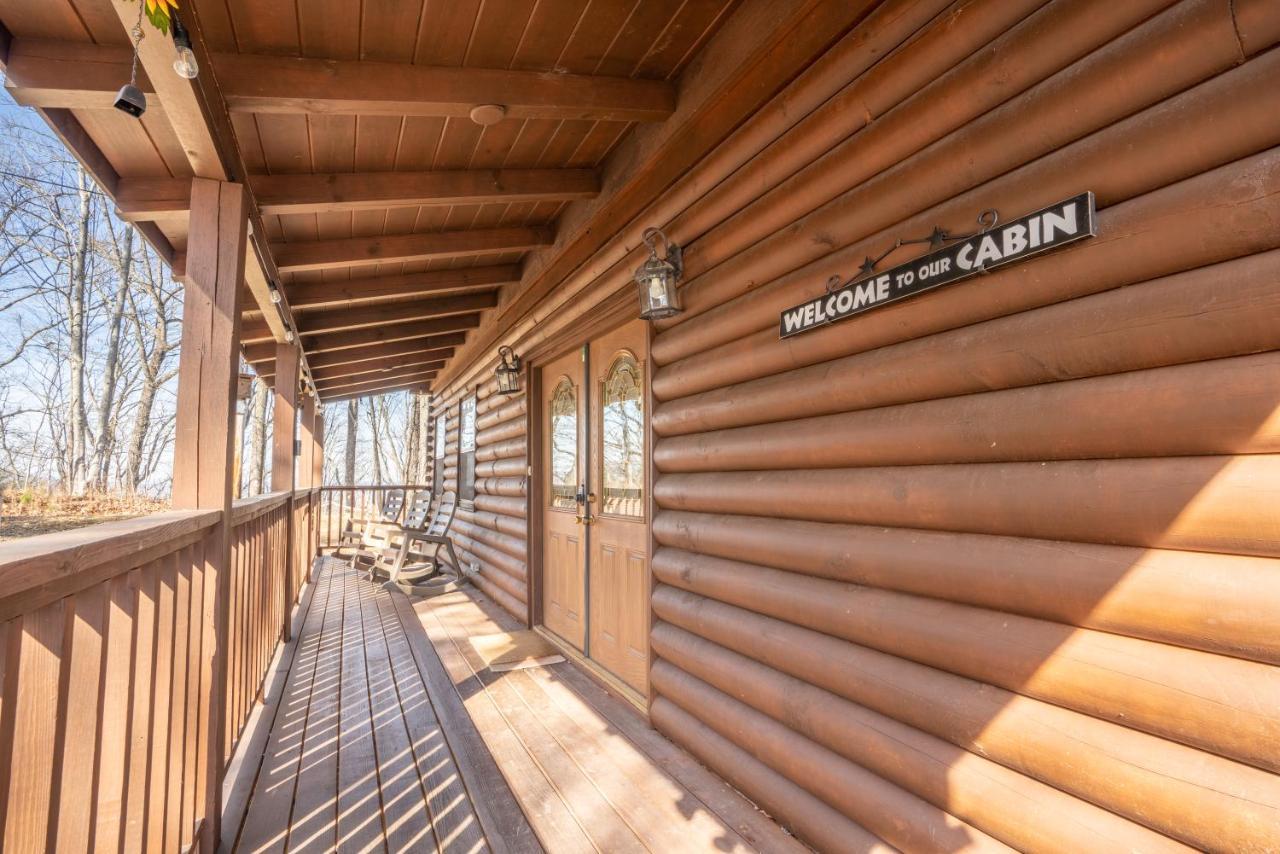 Comfort Cabin Bearway To Heaven W Private Hot Tub Pigeon Forge Extérieur photo